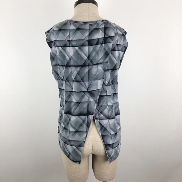 ATHLETA Gray Split Tie Back Workout Running Sleeveless Shirt Tank Top Size Small - Picture 1 of 12